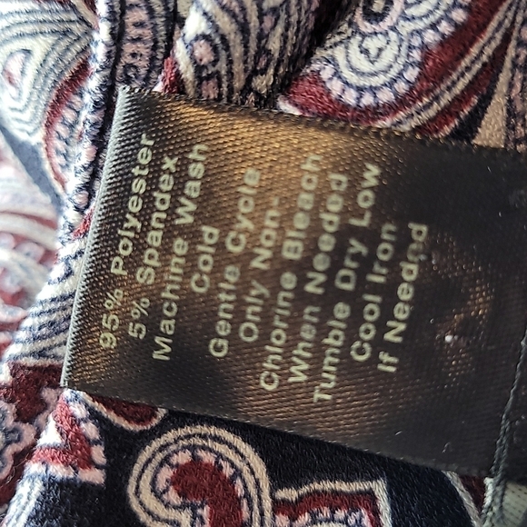 Ann Taylor Paisley Cap Sleeve black & burgundy red BLouse pleated neck Large - Picture 6 of 6